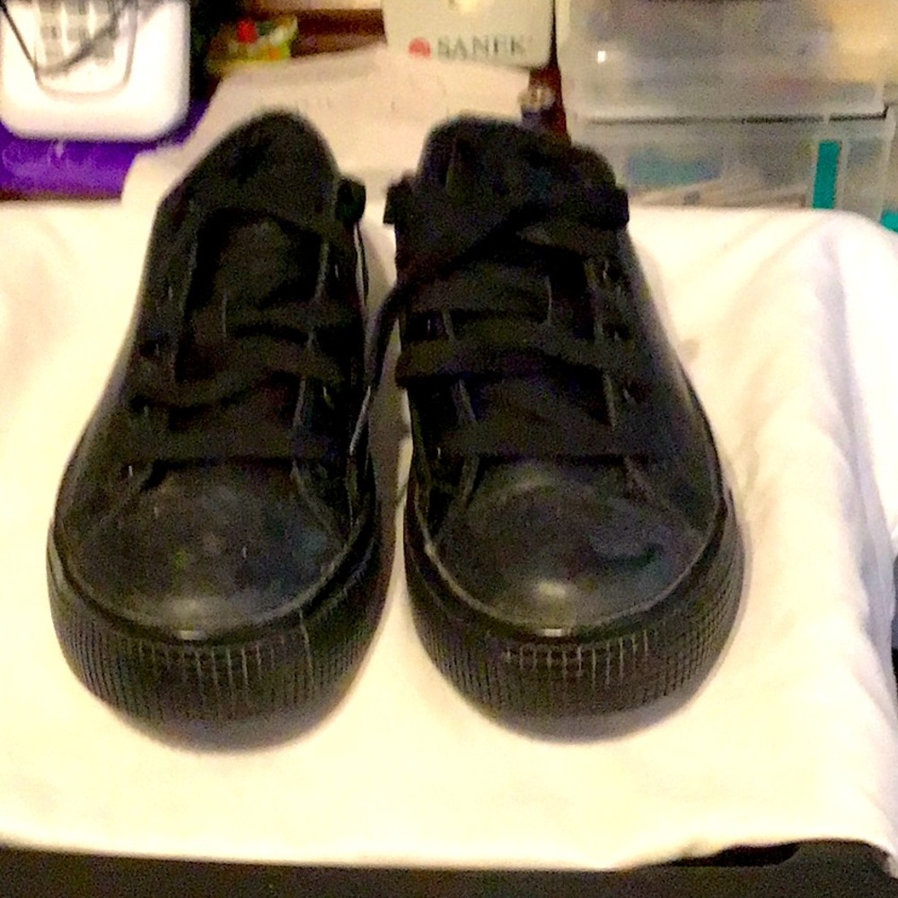 women tennis shoes